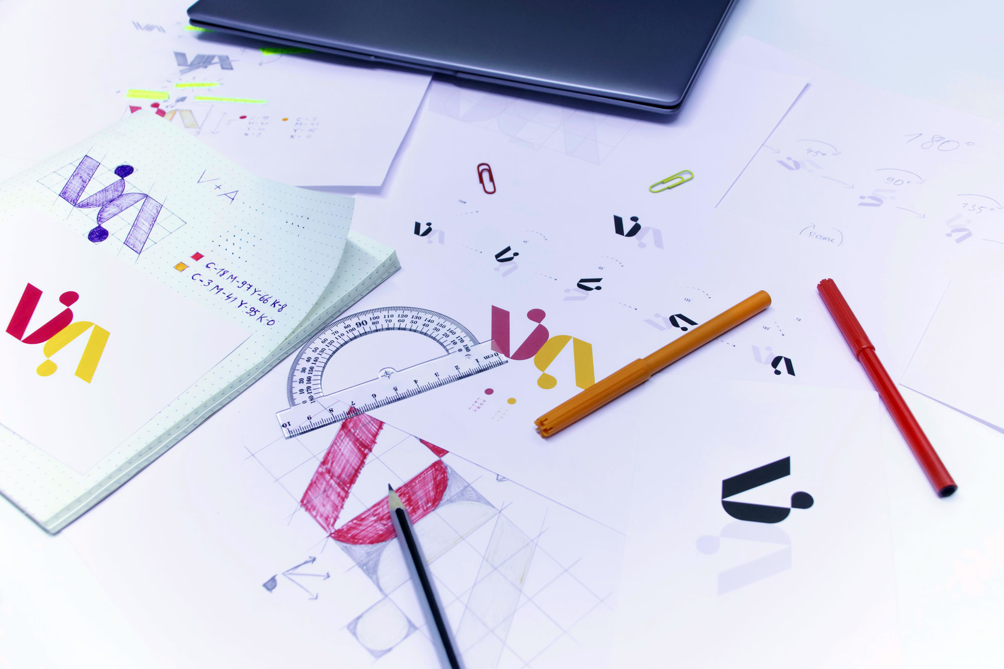 5 Corporate Design Elemente und warum sie der Schlüssel zu deinem erfolgreichen Start in die Selbstständigkeit sind